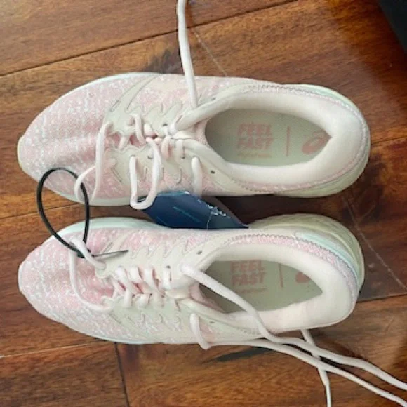 ASICS - Picture 4 of 5